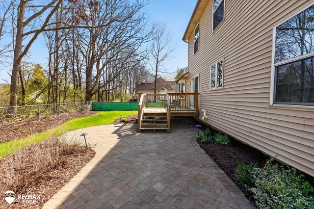 4469 Meadowlane Court, Burton, MI 48519
