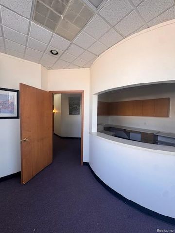 10986, 10988, 1 Middlebelt Road, Livonia, MI 48150