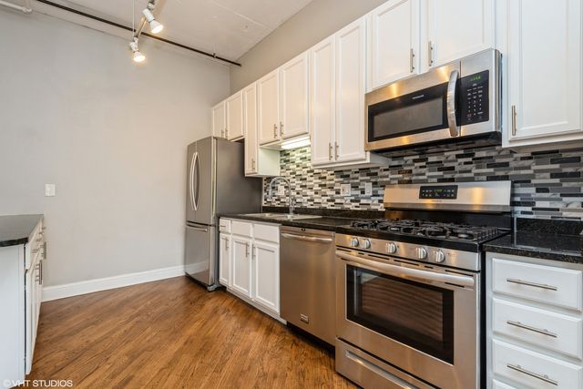 6 S Laflin Street 523, Chicago, IL 60607