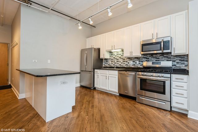 6 S Laflin Street 523, Chicago, IL 60607