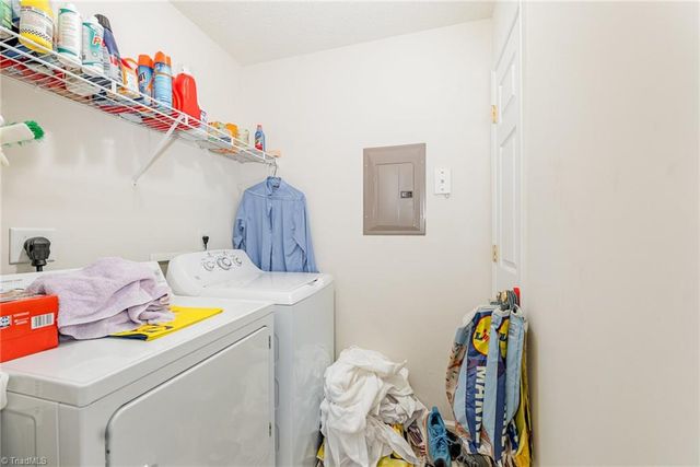 524 Scholastic Court, Winston-salem, NC 27106