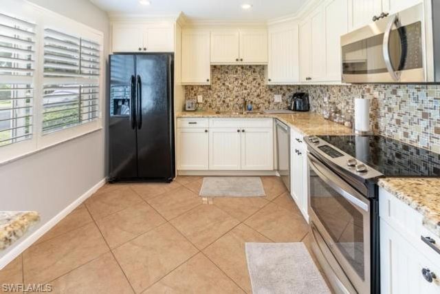 581 Teryl RD 5, Naples, FL 34112