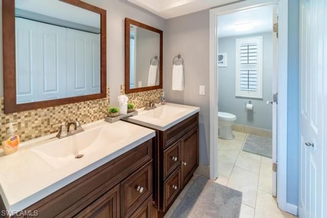 581 Teryl RD 5, Naples, FL 34112