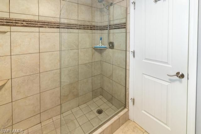 581 Teryl RD 5, Naples, FL 34112