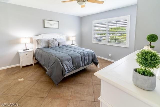 581 Teryl RD 5, Naples, FL 34112