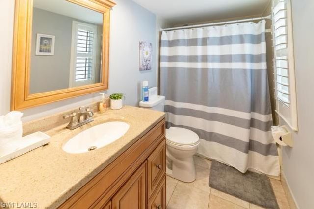 581 Teryl RD 5, Naples, FL 34112
