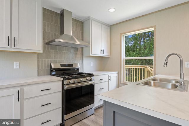 11 PINE STREET, York, PA 17406