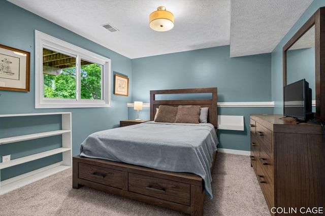 2903 Fox Hill Drive, Jenison, MI 49428