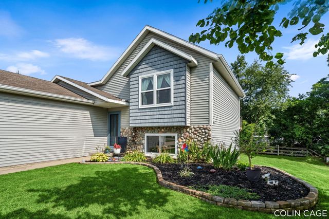 2903 Fox Hill Drive, Jenison, MI 49428