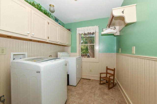 S86W30445 Stonegate DRIVE, Mukwonago, WI 53149