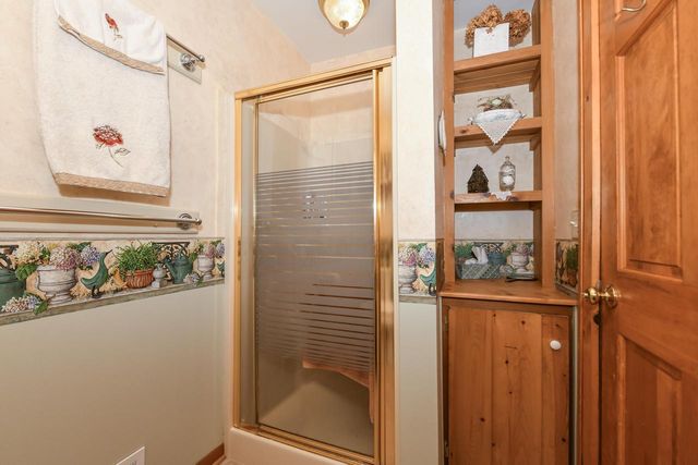 S86W30445 Stonegate DRIVE, Mukwonago, WI 53149