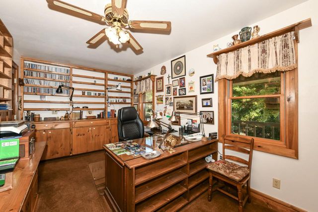 S86W30445 Stonegate DRIVE, Mukwonago, WI 53149