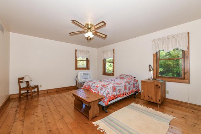 S86W30445 Stonegate DRIVE, Mukwonago, WI 53149