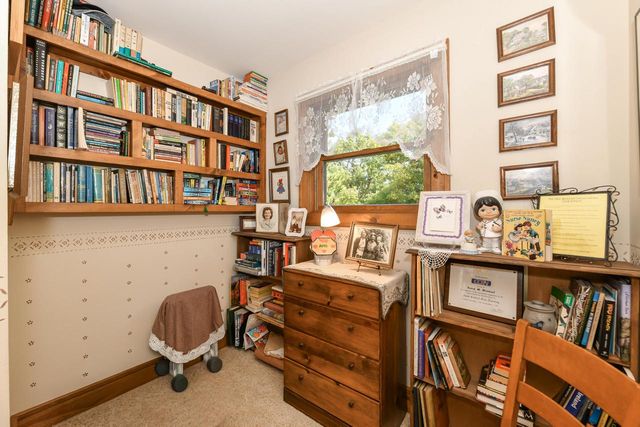 S86W30445 Stonegate DRIVE, Mukwonago, WI 53149