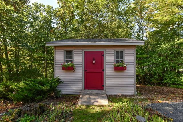 S86W30445 Stonegate DRIVE, Mukwonago, WI 53149