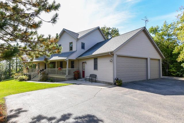 S86W30445 Stonegate DRIVE, Mukwonago, WI 53149