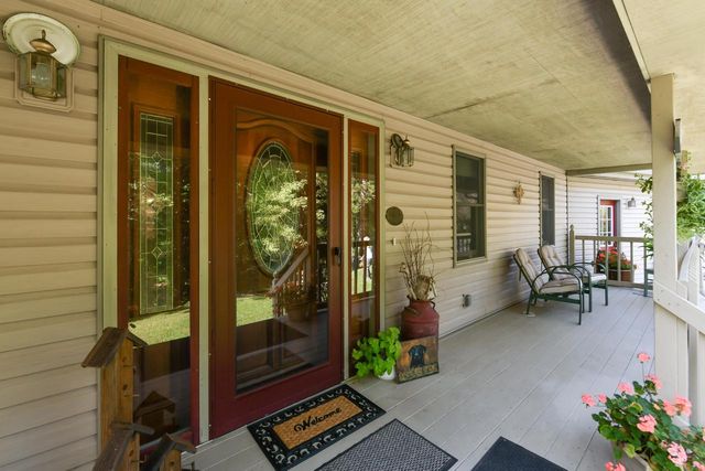 S86W30445 Stonegate DRIVE, Mukwonago, WI 53149