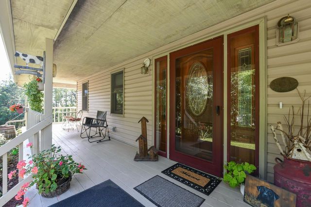 S86W30445 Stonegate DRIVE, Mukwonago, WI 53149