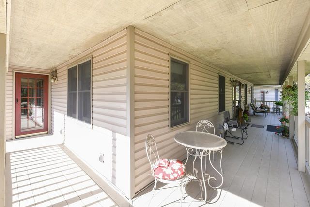 S86W30445 Stonegate DRIVE, Mukwonago, WI 53149