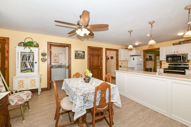 S86W30445 Stonegate DRIVE, Mukwonago, WI 53149