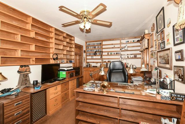 S86W30445 Stonegate DRIVE, Mukwonago, WI 53149