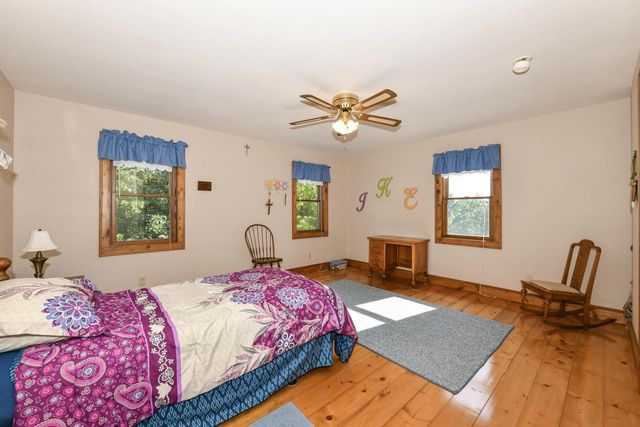 S86W30445 Stonegate DRIVE, Mukwonago, WI 53149