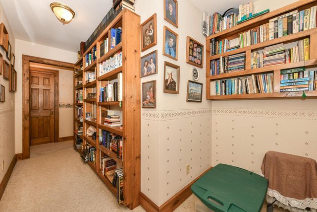 S86W30445 Stonegate DRIVE, Mukwonago, WI 53149