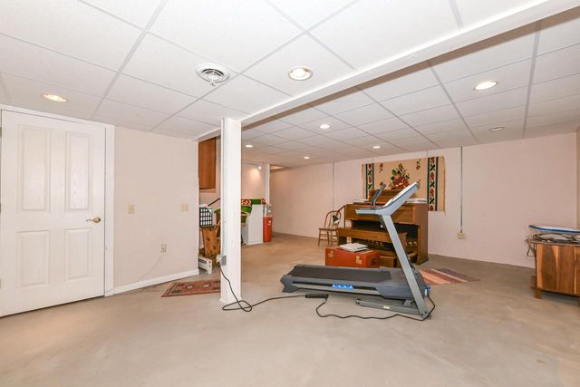 S86W30445 Stonegate DRIVE, Mukwonago, WI 53149