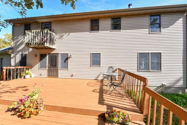 S86W30445 Stonegate DRIVE, Mukwonago, WI 53149