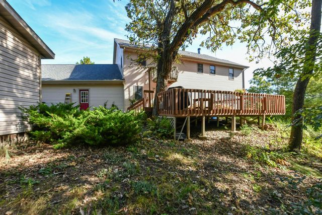 S86W30445 Stonegate DRIVE, Mukwonago, WI 53149
