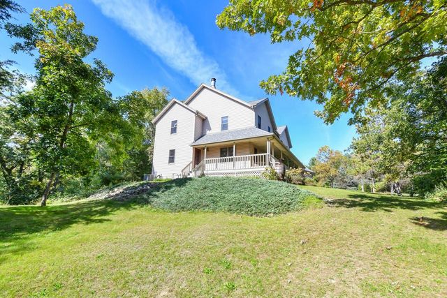 S86W30445 Stonegate DRIVE, Mukwonago, WI 53149