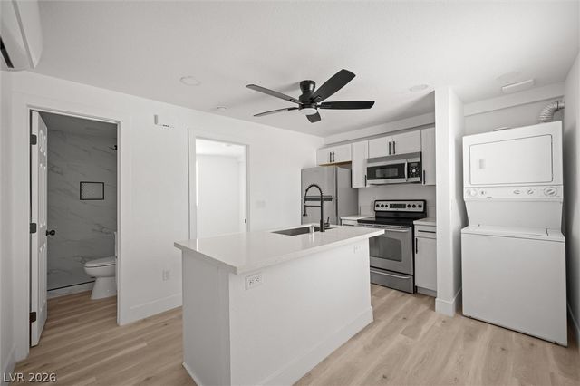 623 North 10th Street B, Las Vegas, NV 89101