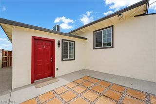 623 North 10th Street B, Las Vegas, NV 89101