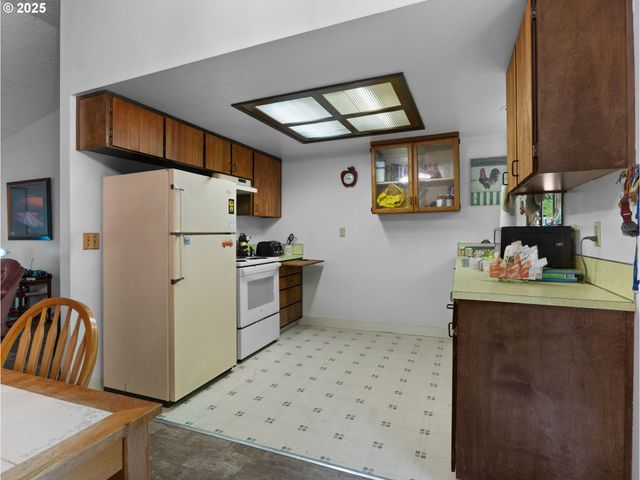 52920 E SYLVAN Way, Sandy, OR 97055