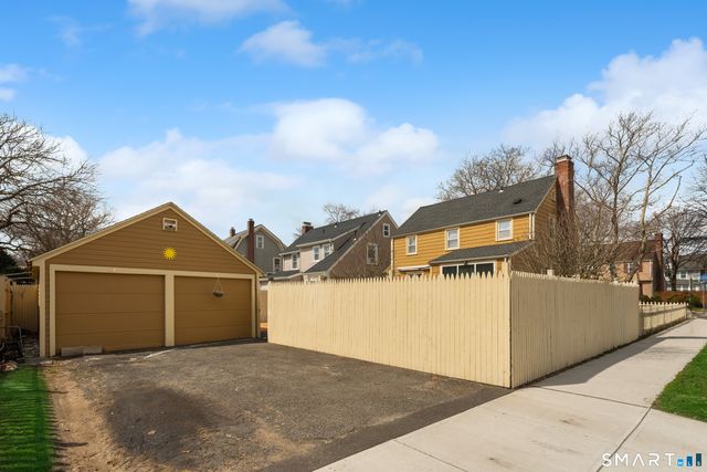 135 Laurel Place, Bridgeport, CT 06604