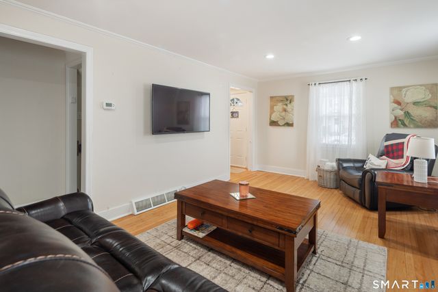 135 Laurel Place, Bridgeport, CT 06604