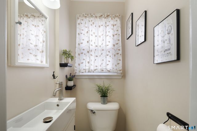 135 Laurel Place, Bridgeport, CT 06604