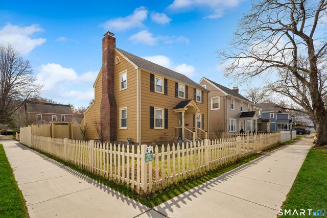 135 Laurel Place, Bridgeport, CT 06604