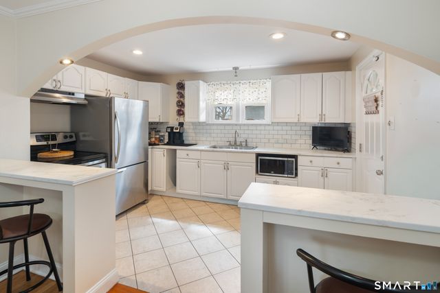 135 Laurel Place, Bridgeport, CT 06604