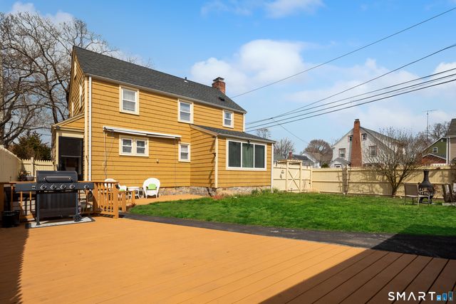 135 Laurel Place, Bridgeport, CT 06604