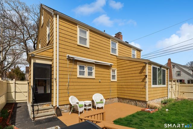 135 Laurel Place, Bridgeport, CT 06604