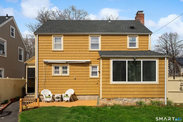 135 Laurel Place, Bridgeport, CT 06604