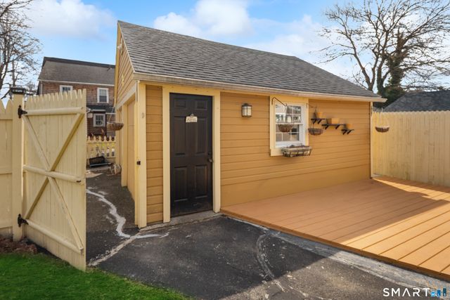 135 Laurel Place, Bridgeport, CT 06604