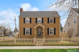 135 Laurel Place, Bridgeport, CT 06604