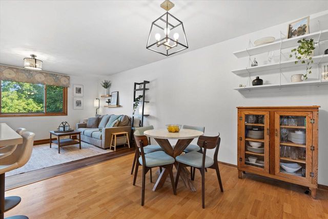 1606 Pleasant View AVENUE, Waukesha, WI 53188