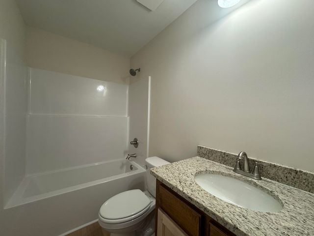 10 Ramblewood Ln, Wedgefield, SC 29168