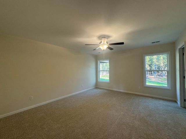 10 Ramblewood Ln, Wedgefield, SC 29168