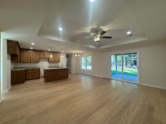 10 Ramblewood Ln, Wedgefield, SC 29168