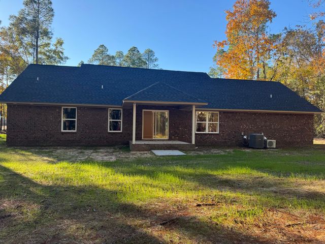 10 Ramblewood Ln, Wedgefield, SC 29168