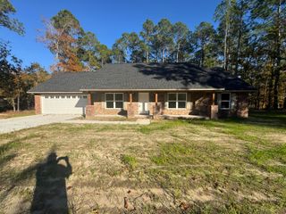 10 Ramblewood Ln, Wedgefield, SC 29168